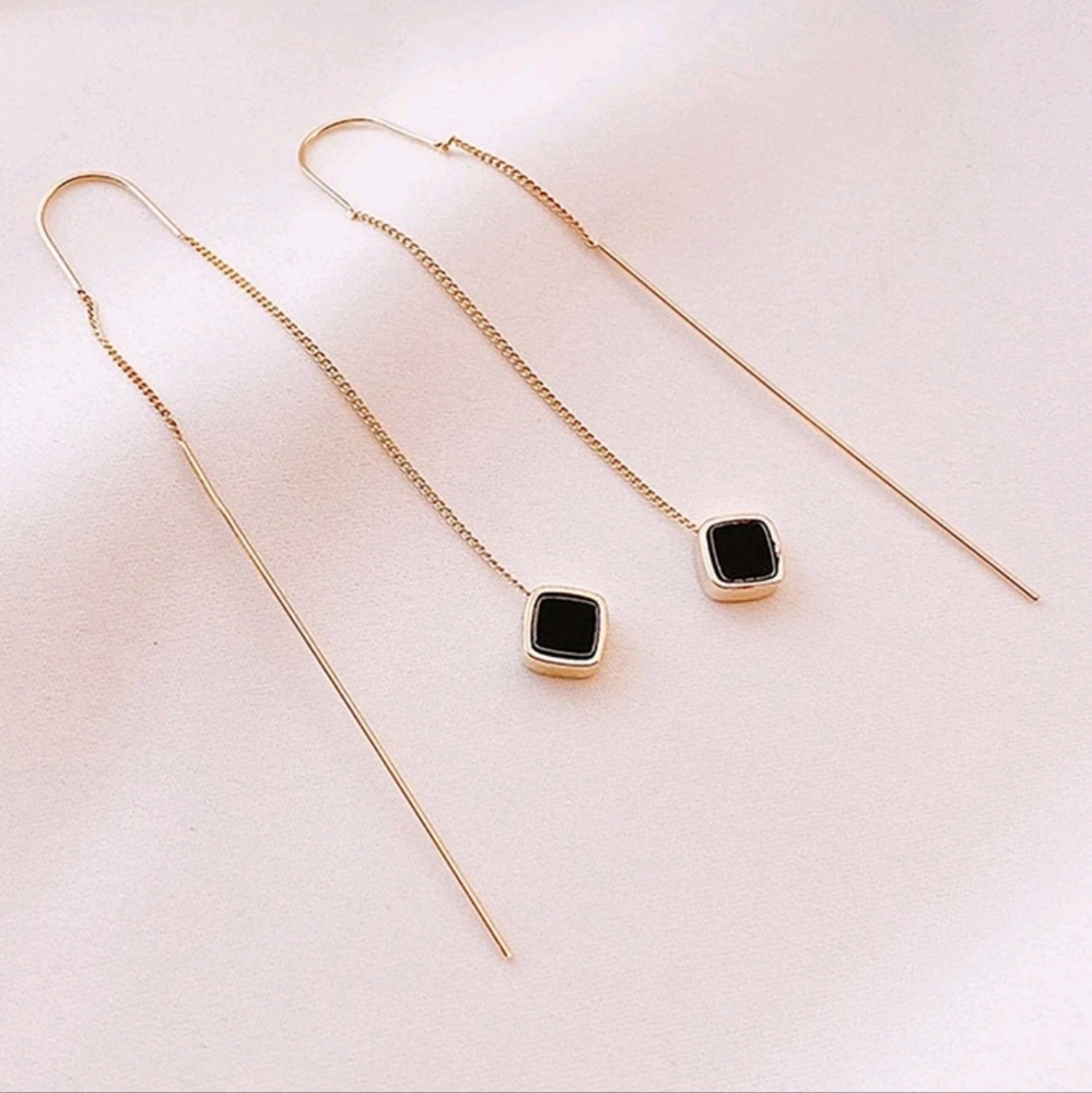 ▪️ Tic-tac Gold Earrings - Picture 3 of 4